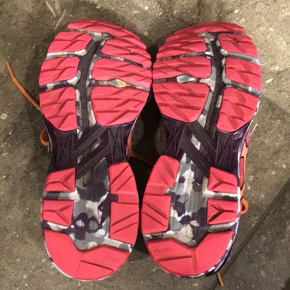 ASICS GT 2000 trail running 4, size 9 - Picture 7 of 12